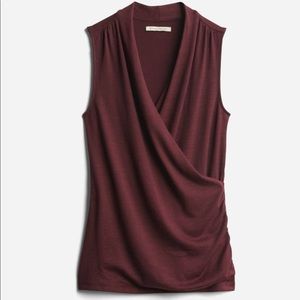 41 Hawthorn Burgundy Crossfront Top Size Medium